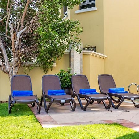 Chic 4Br Villa With Assistant Room And Private Pool On Palm Jumeirah By Deluxe Holiday Homes Dubaï Extérieur photo