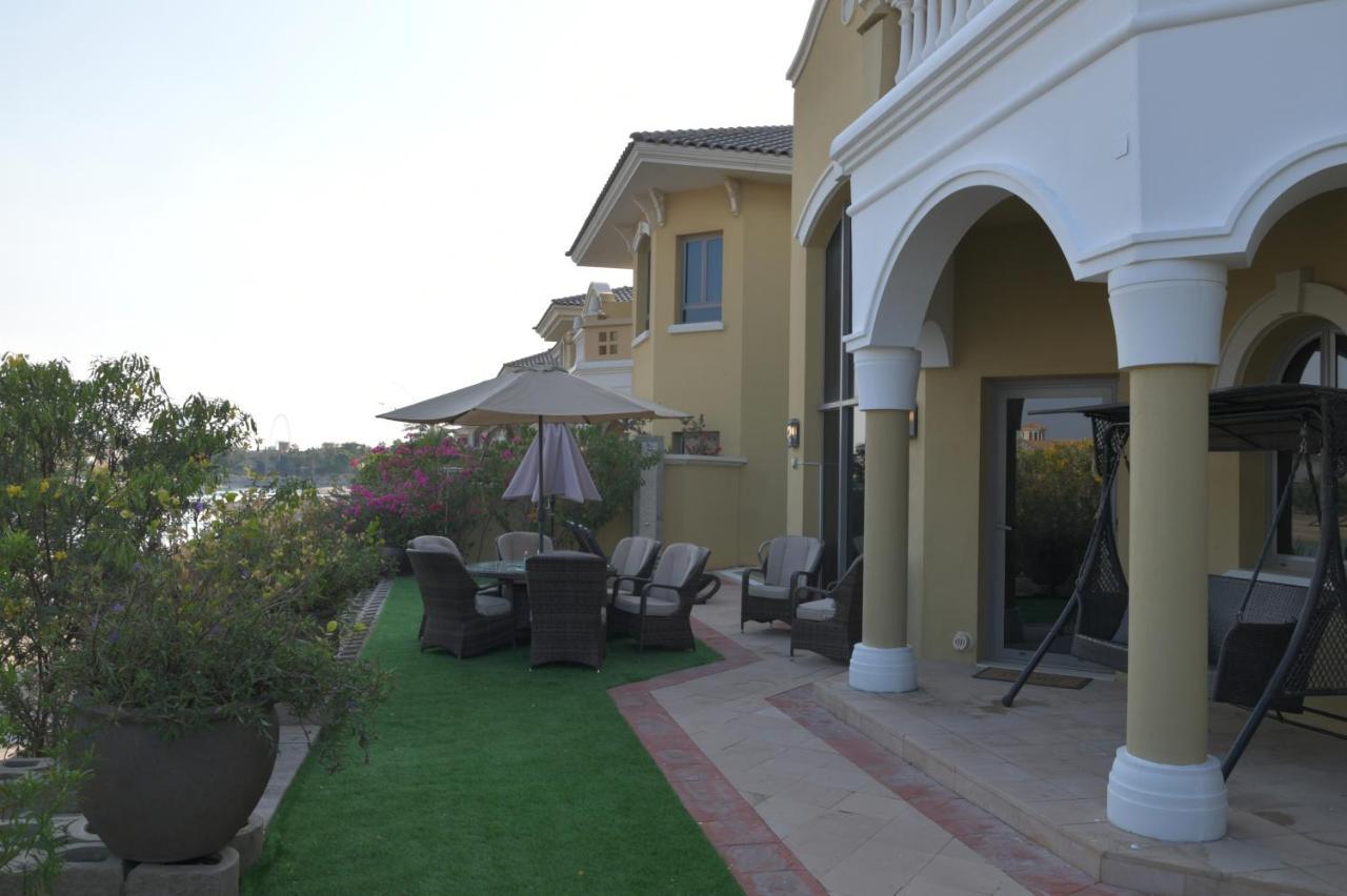Chic 4Br Villa With Assistant Room And Private Pool On Palm Jumeirah By Deluxe Holiday Homes Dubaï Extérieur photo
