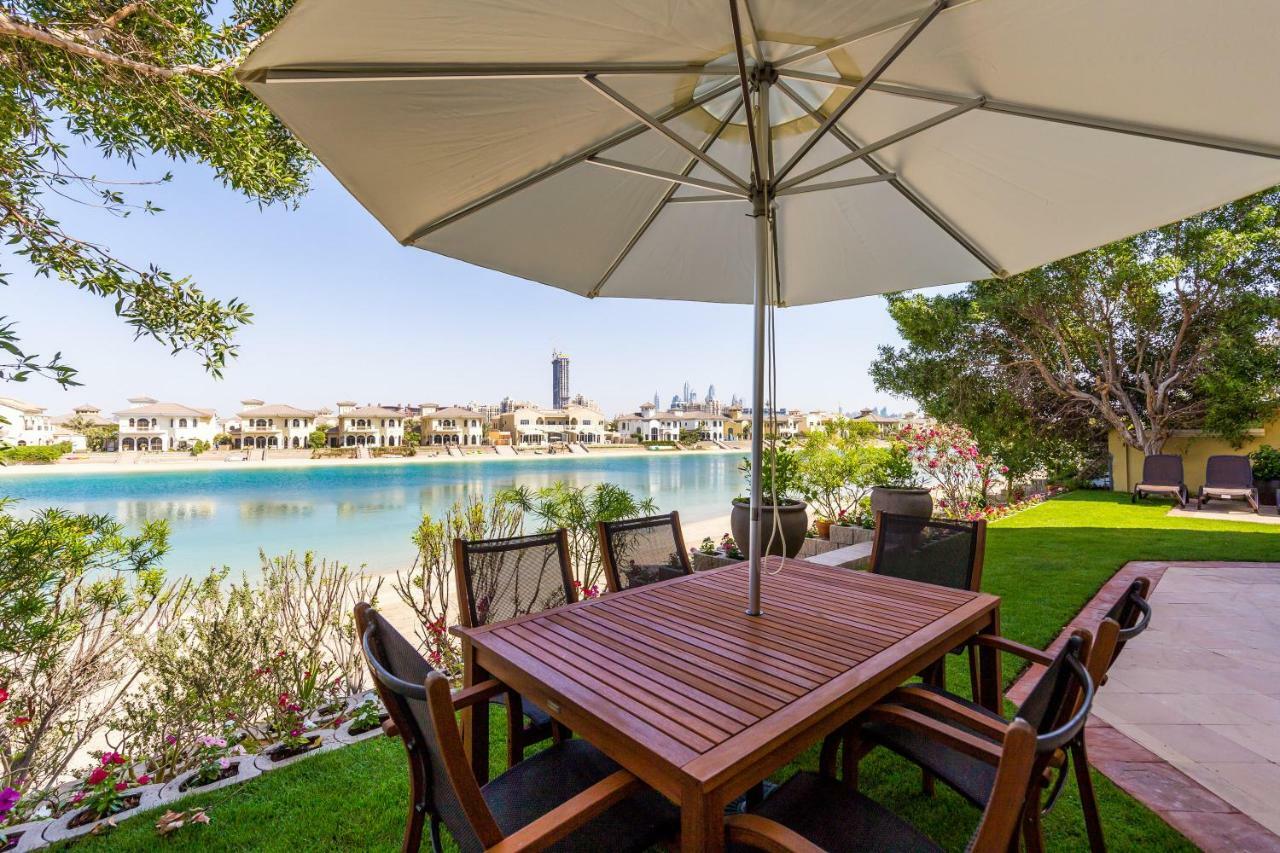 Chic 4Br Villa With Assistant Room And Private Pool On Palm Jumeirah By Deluxe Holiday Homes Dubaï Extérieur photo