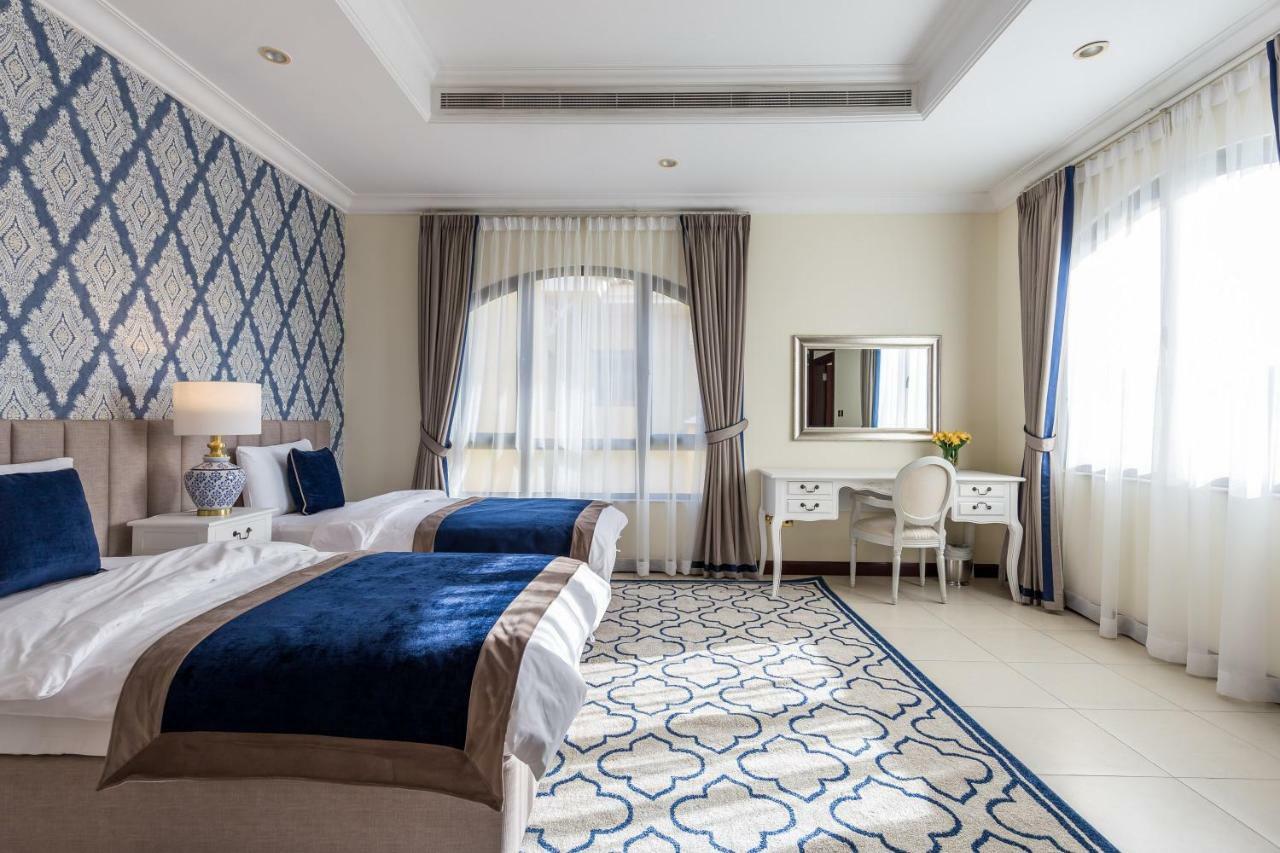 Chic 4Br Villa With Assistant Room And Private Pool On Palm Jumeirah By Deluxe Holiday Homes Dubaï Extérieur photo