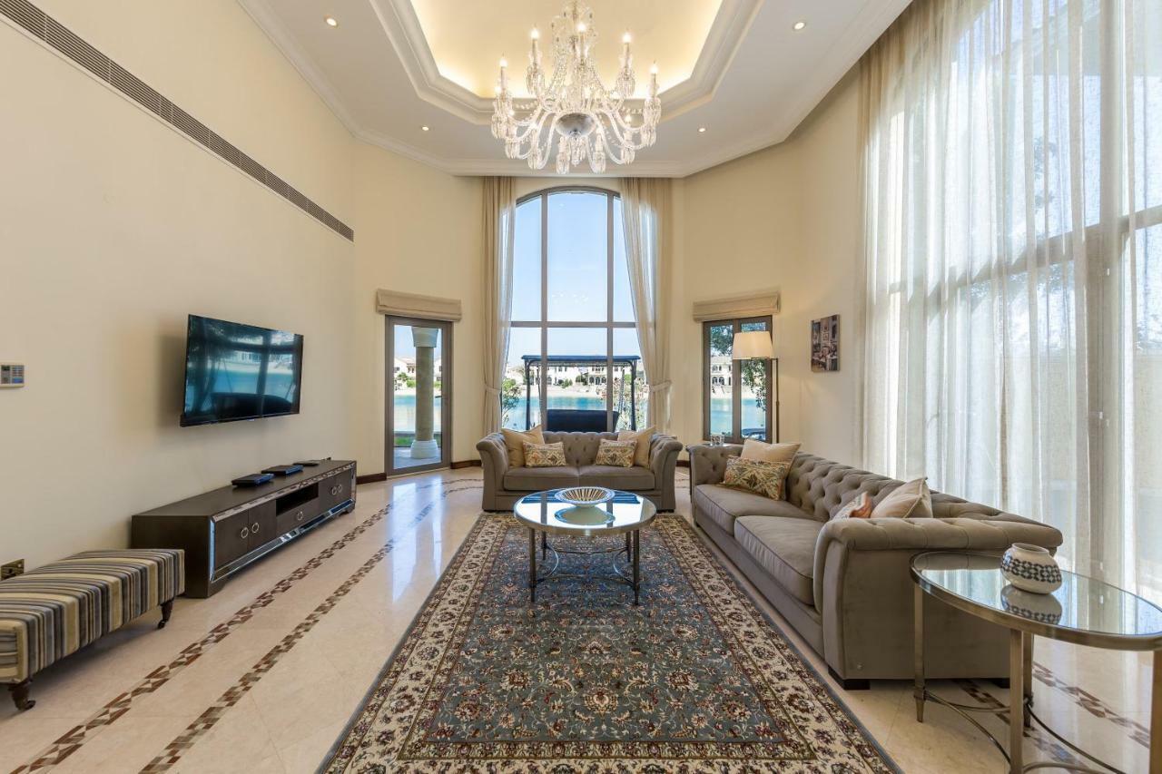 Chic 4Br Villa With Assistant Room And Private Pool On Palm Jumeirah By Deluxe Holiday Homes Dubaï Extérieur photo